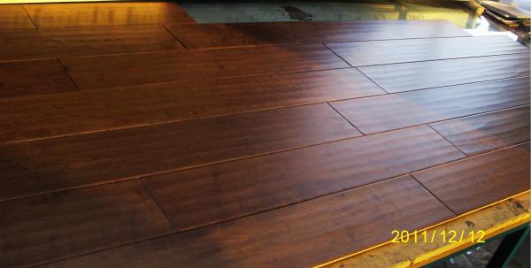 Quality American Hickory Engineered Flooring handscraped and Distressed Surface for sale