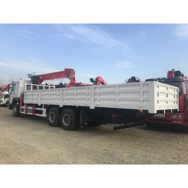 Folding Arm Cargo Mounted Crane SQZ300 SINOTRUK HOWO 6x4 Truck With Crane 12 Ton