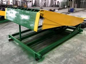 China High Duty Loading Dock Leveler Hydraulic Power An Warehouse Mobile Container wholesale
