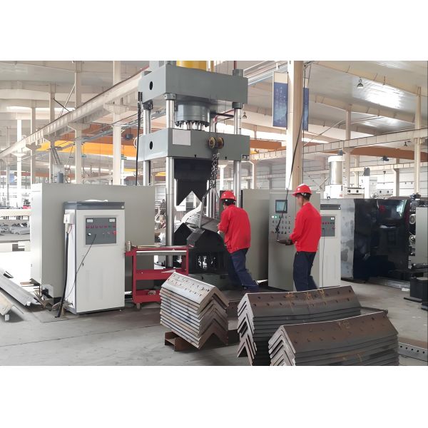 Model HQ360-900 CNC Angle Line Machine Precise 90° Bending Degree In Architectural Metalworking