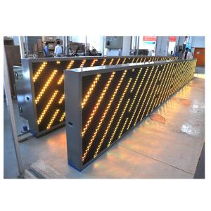 China 1R1G1B Pixel Composition Led Variable Arrow Lane Control Road Traffic Sign Board for 250-300m Viewing Distance wholesale