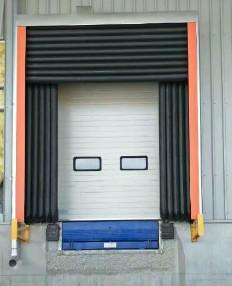 Quality Grey Platform Dock Leveler Maximum Load Range 6800kg/13600kg And 30 Seconds Settling Time With Dedicated Hydraulic Unit for sale