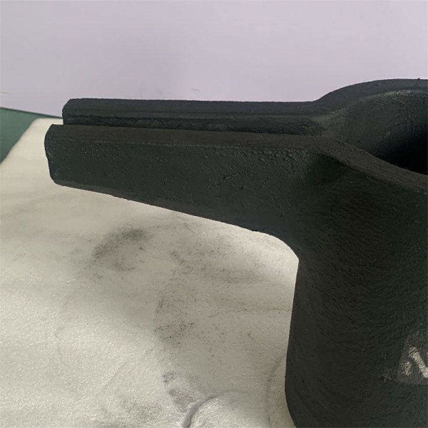 Heat Resistant SiC Graphite Crucible With Pouring Nozzle