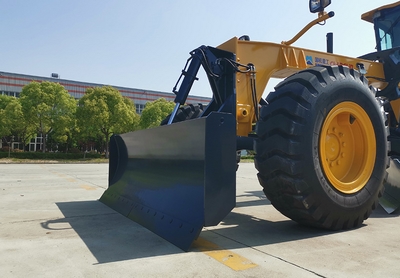Changlin PY190H Motorized Road Grading Machine With Work Tools / Attachments
