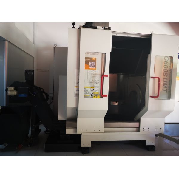 Direct Drive Torque Motor KMC600 Five Axis Vertical Machining Center