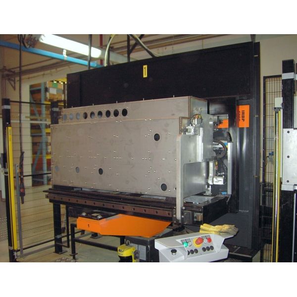 Robot to Weld Retaining Pins on High Voltage Installations
