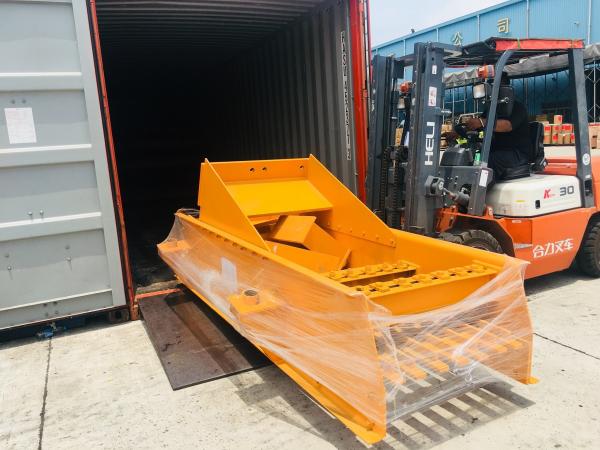Quality 13Kw*2 GZT 1560 Vibrating Feeder Machine Electromagnetic Vibratory Feeder With Speed Controller for sale