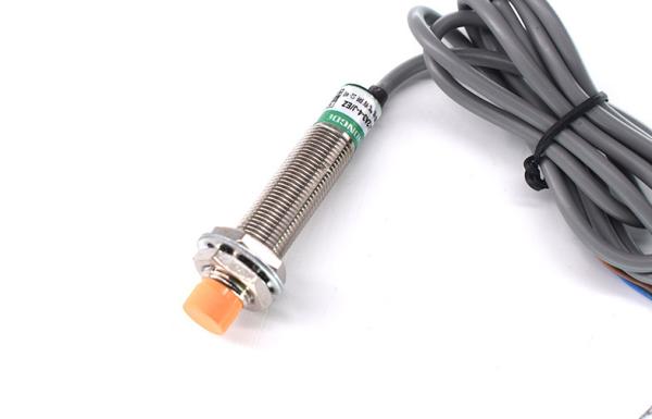 Quality IP67 PNP Proximity Switch High Flexibility Red LED Detect Sensor Working Status for sale
