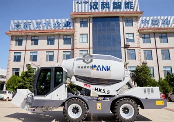 Quality 5.5m3 Self Loading Mixer HK5.5 Rear Wheels Steering with 115kw engine for sale