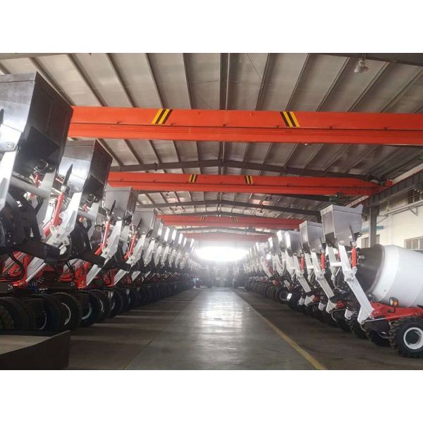 Self Loading Mobile Concrete Mixer Cement Mixer with Wheel 3m3