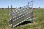 Galvanized Adjustable Wire Cattle Panels , Durable Cattle Loading Ramp