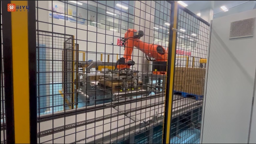 Pneumatic Robot Case Beverage Palletizer Machine Programmable Customized