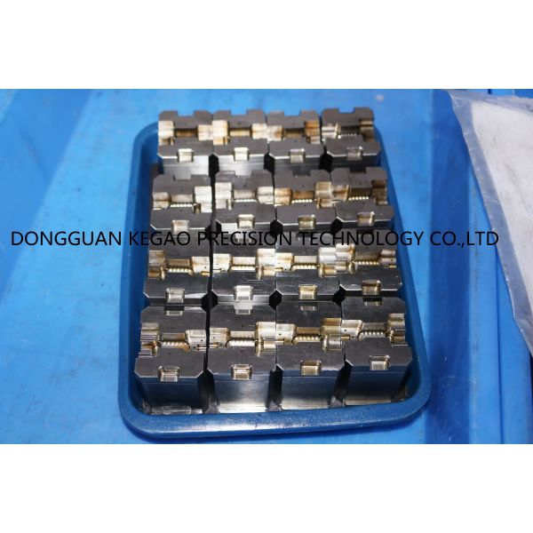 52HRC Injection Molding Automotive Industry 8407 Material ODM Available