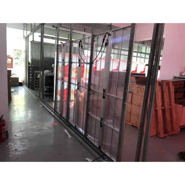 IP33 Indoor P2.6x5.2 Transparent LED Video Screen 1mx1m