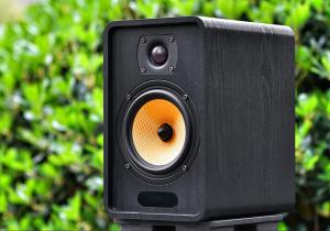 China Portable QE520 Active Bookshelf Hifi Speaker Multimedia Karaoke on sale