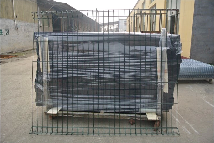 High strong welded roll top fence
