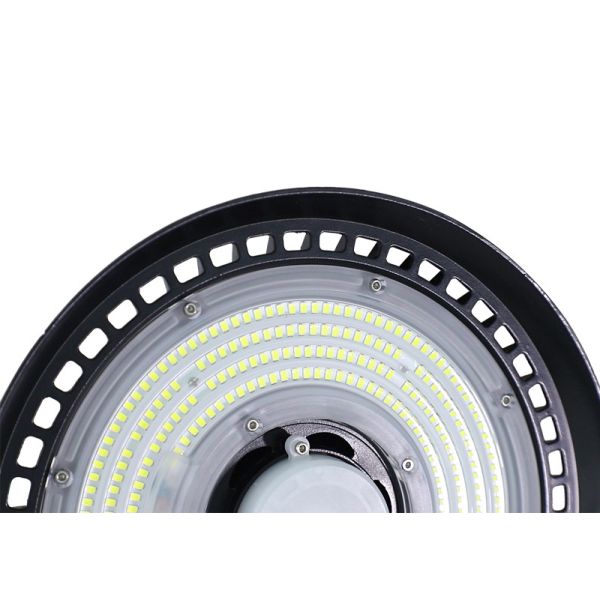 Daylight harvesting smart UFO high bay light for warehouse