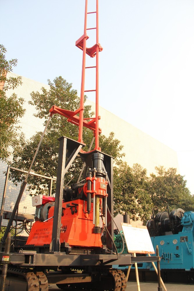 China 200m Crawler Drilling Rig With Mud Pump Well Drilling Rig 360° Angle Range wholesale
