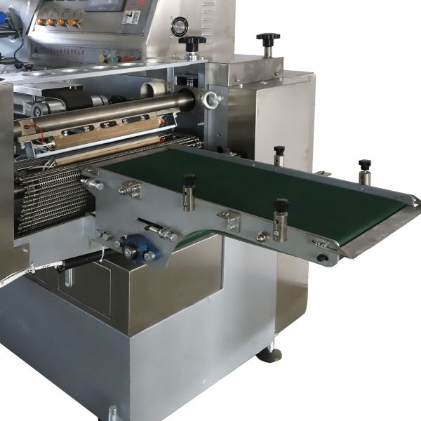 SGS Long Dry Noodle Packing Machine 220V Auto Shrink Wrapping Machine